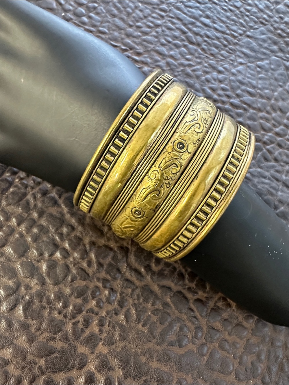 Antique-Style Gold/ Brass Tone Stacked Bangle Bracelet